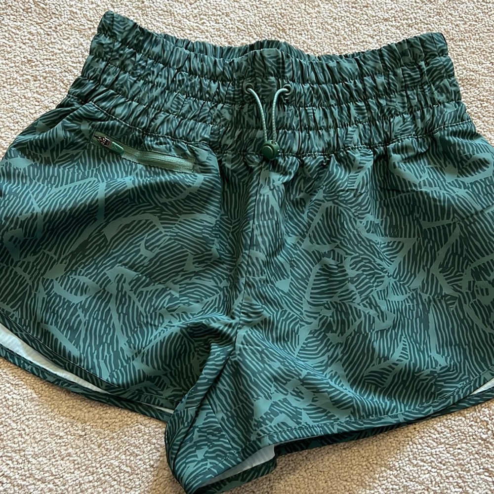 Old Navy high waist athletic shorts,  dark green,  so cute on!
